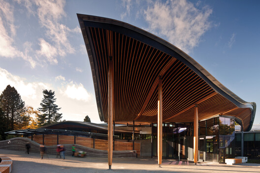 Architecture as an Invitation to Explore: 25 Visitor Centers Around the World - Image 16 of 28