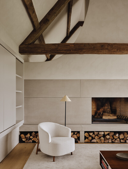 Residência BROM / Atelier Carle - Fotografia de Interiores, Madeira, Iluminação, Cadeira