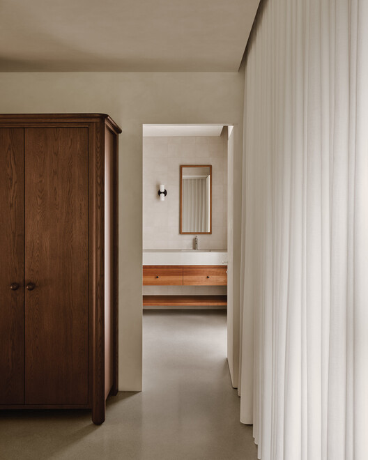 Residência BROM / Atelier Carle - Fotografia de Interiores, Madeira, Porta