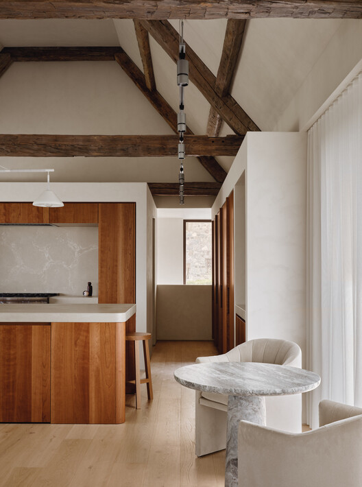 Residência BROM / Atelier Carle - Fotografia de Interiores, Cozinha, Madeira, Bancada, Porta