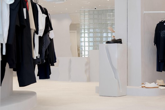 Erosion – Buzë Mustaqe Showroom / Phi+Architects - Fotografía interior, Armarios