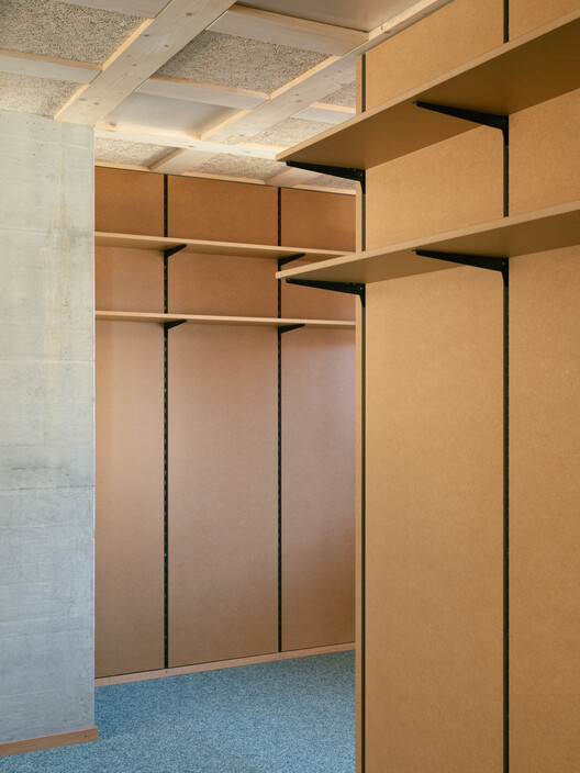  Residential Chalet Conversion into Administrative Building / Madeleine architectes - Image 12 of 37