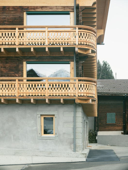  Residential Chalet Conversion into Administrative Building / Madeleine architectes - Exterior Photography, Wood, Balcony