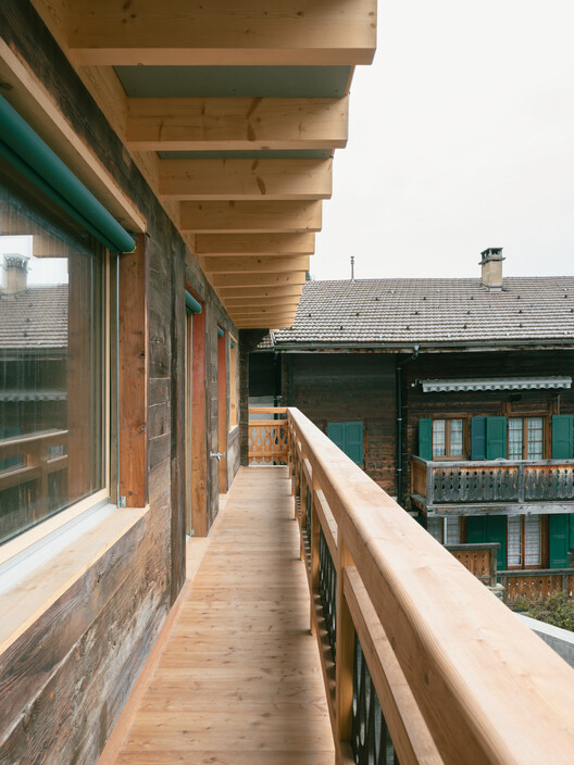  Residential Chalet Conversion into Administrative Building / Madeleine architectes - Image 23 of 37