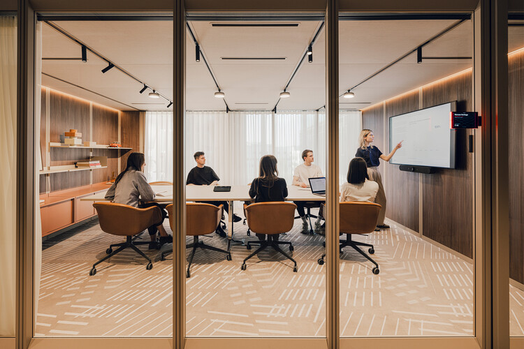 Mute Unveils Europe’s First Fully Adaptable Office in Warsaw - Image 9 of 10