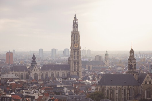  Cooling the City: How European Cities are Adapting to Extreme Heat - Image 2 of 11