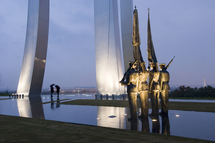 Architecture and Light Between Documentation and Emotion: In Conversation with the Photographer Thomas Mayer - Image 5 of 28