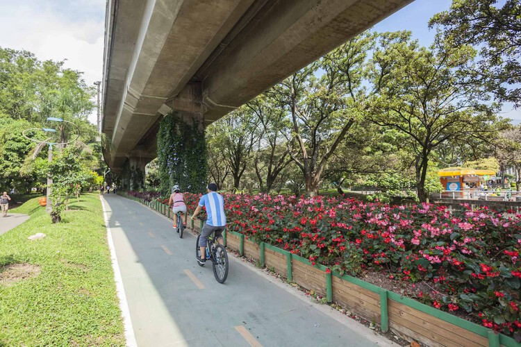 Cooling the City: How European Cities are Adapting to Extreme Heat - Image 11 of 11