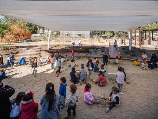 Learning Circles: 12 Educational Projects with Elliptical Plans - Image 25 of 47