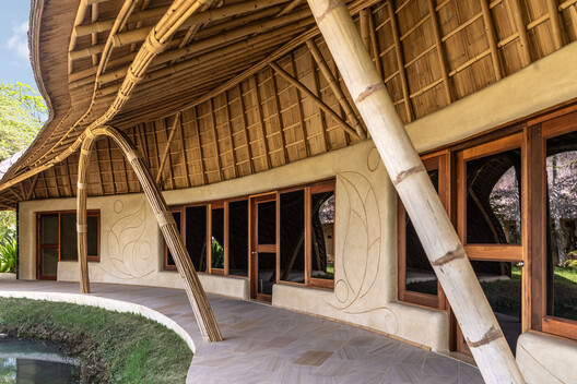 Architect Office at the Water's Edge / Chiangmai Life Architects - Image 7 of 24