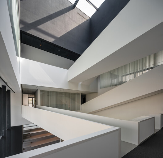 Rahyaft Office / NOIR Office - Image 7 of 39