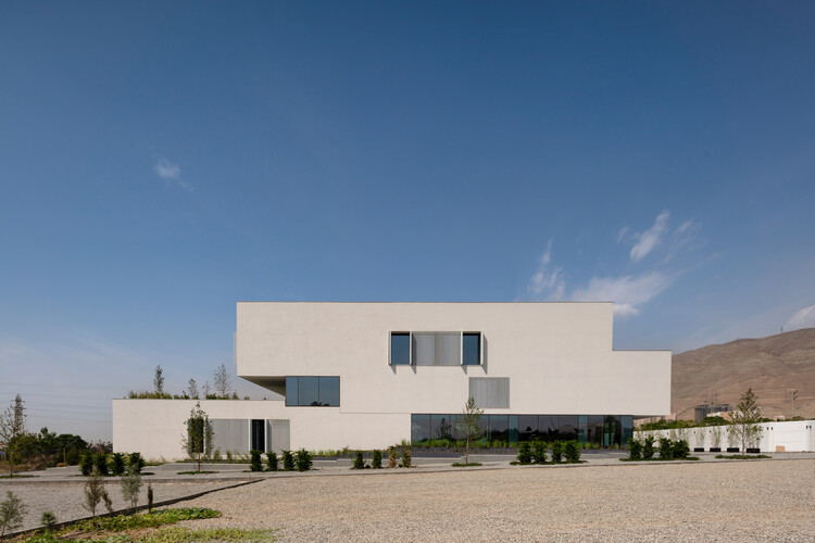 Rahyaft Office / NOIR Office - Exterior Photography