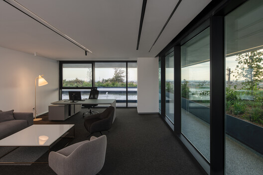 Rahyaft Office / NOIR Office - Interior Photography, Living Room, Glass