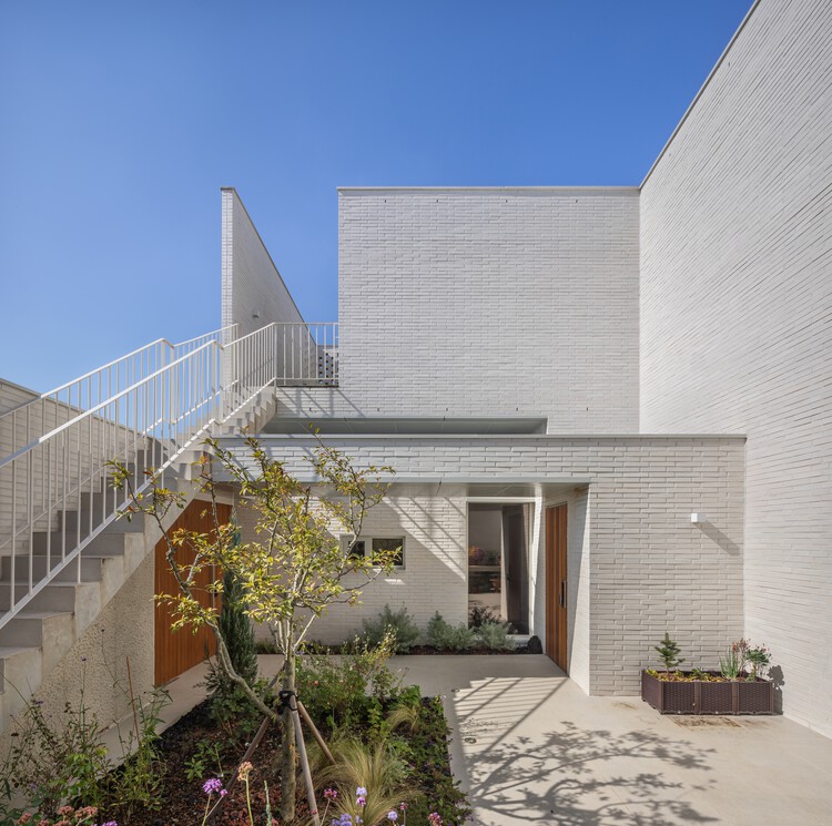 Casa da Fronteira / PLAN Architects office - Imagem 2 de 34