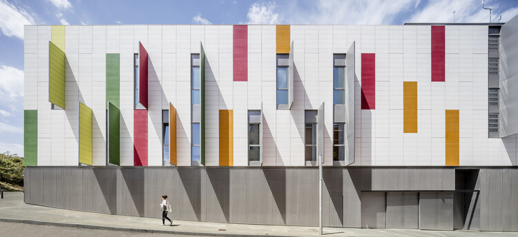 Context-Responsive Architecture in Spain: 7 Projects Highlighting Material Strategies - Image 10 of 17