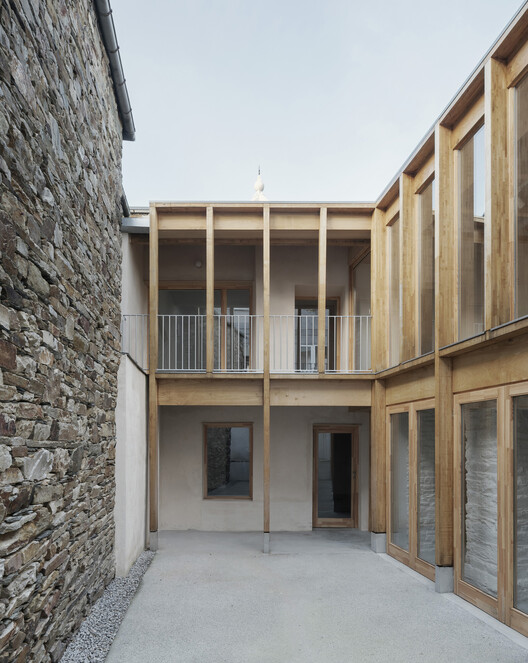 Context-Responsive Architecture in Spain: 7 Projects Highlighting Material Strategies - Image 11 of 17