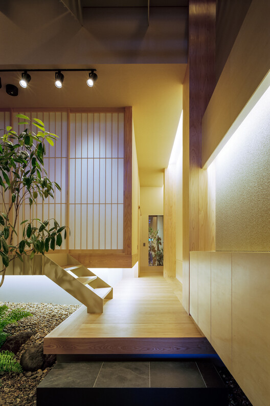 Private lodging in Minato-ku / FujiwaraMuro Architects - Image 18 of 36