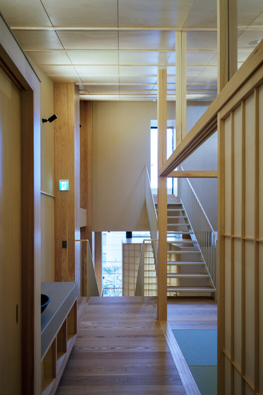 Private lodging in Minato-ku / FujiwaraMuro Architects - Image 11 of 36