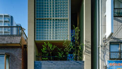 Private lodging in Minato-ku / FujiwaraMuro Architects