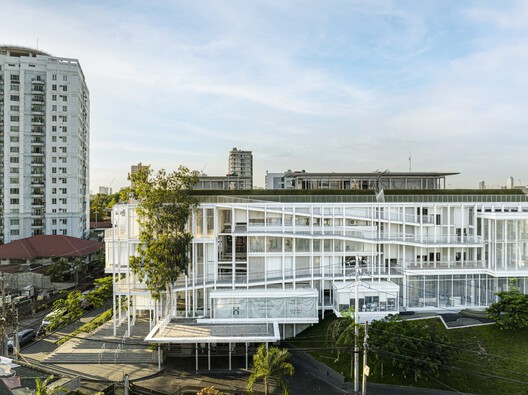 The Corner House / Department of ARCHITECTURE - Exterior Photography, Glass