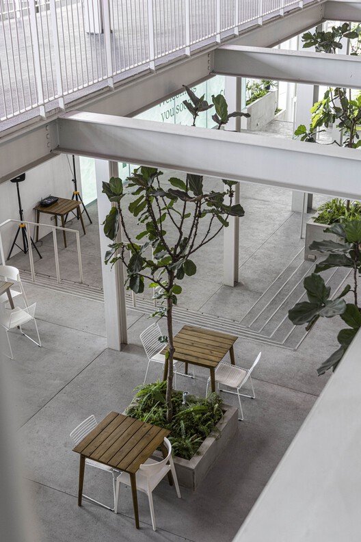 The Corner House / Department of ARCHITECTURE - Interior Photography, Glass