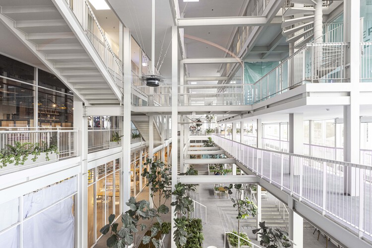 Casa da Esquina / Department of ARCHITECTURE - Imagem 4 de 29