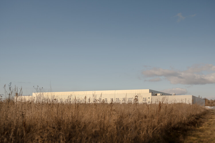Roshen Logistics Center / Studioprototype Architects - Infrastructure