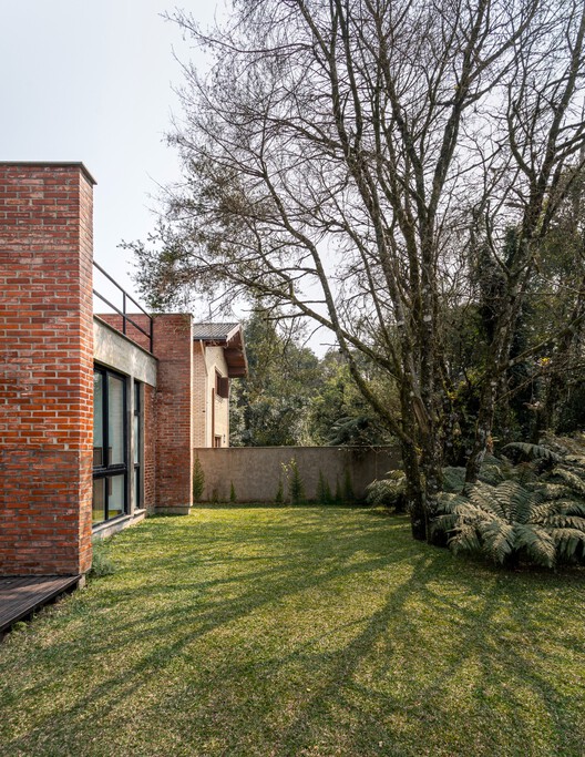 Casa Gralhas / OSPA Arquitetura e Urbanismo - Imagem 12 de 34