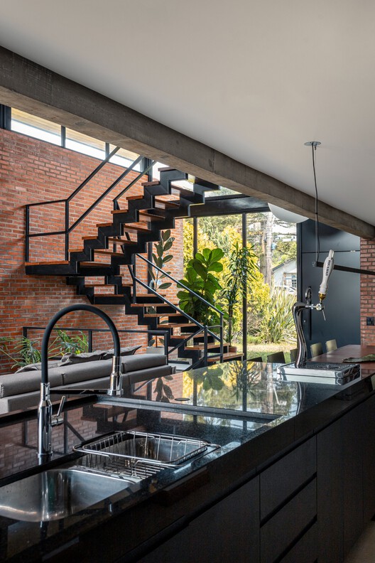 Casa Gralhas / OSPA Arquitetura e Urbanismo - Fotografia de Interiores, Cozinha, Cadeira