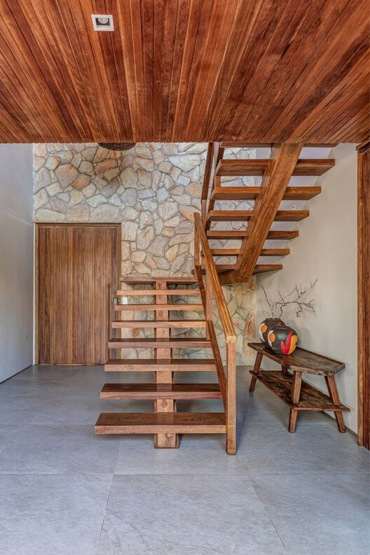 Casa IA / FRS Arquitetura - Fotografia de Interiores, Escada, Madeira, Corrimão, Viga