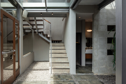 Hibrew Coffee and Cuisine / Simpul Studio - Image 2 of 17