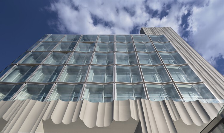 石英广场 / Salon Alper Derinbogaz - 建筑图, 玻璃