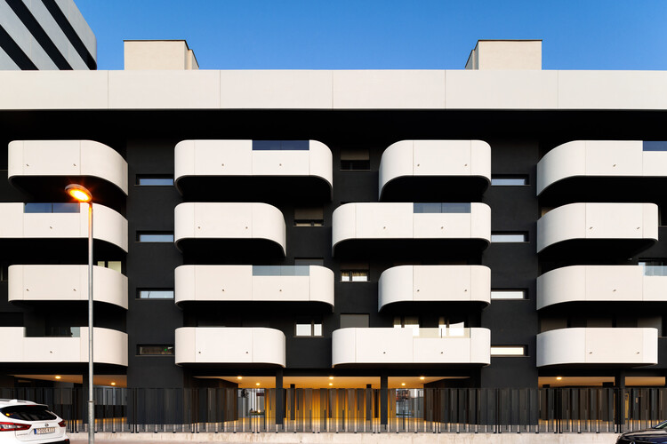 Complejo Residencial Las Calas / Javier Prieto Arquitectos - Imagen 13 de 26