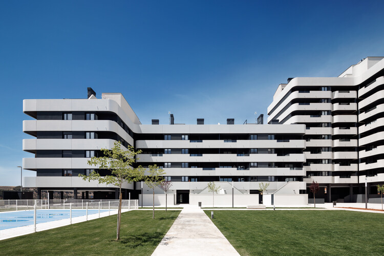 Complejo Residencial Las Calas / Javier Prieto Arquitectos - Imagen 6 de 26