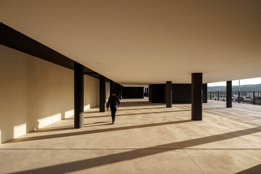 Complejo Residencial Las Calas / Javier Prieto Arquitectos - Fotografía interior, Concreto, Pilares