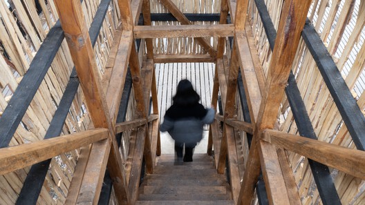 Hito Entrelazos / Javiera Muñoz Olave - Fotografía interior, Madera