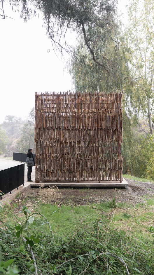 Hito Entrelazos / Javiera Muñoz Olave - Fotografía exterior, Madera