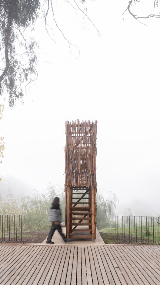 Hito Entrelazos / Javiera Muñoz Olave - Fotografía exterior, Madera