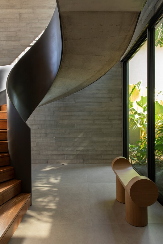 Casa H+L / Mariana Orsi Arquitetura + Design - Fotografia de Interiores, Madeira, Escada, Concreto, Corrimão