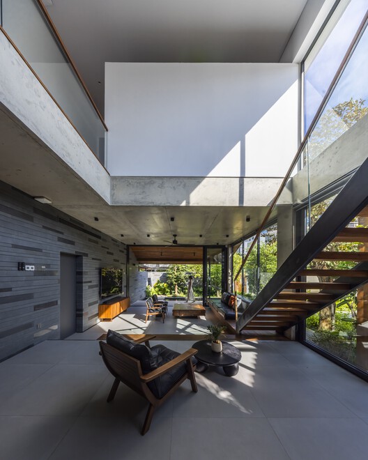 OM House / AN NAM Architecture - Interior Photography, Living Room, Wood, Courtyard, Beam