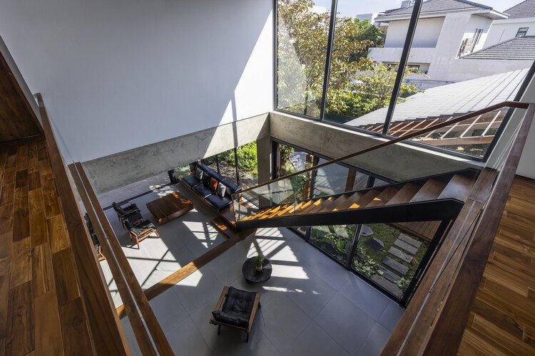 Casa OM / AN NAM Architecture - Fotografia de Interiores, Escada, Madeira