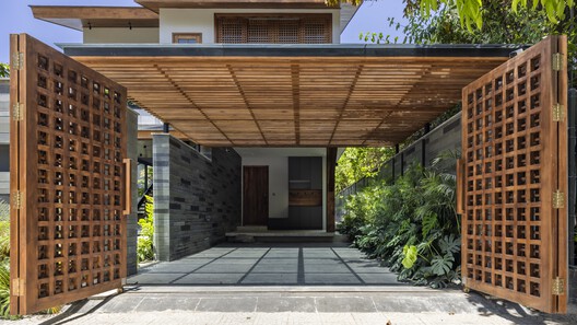 OM House / AN NAM Architecture - Exterior Photography, Wood, Beam, Courtyard