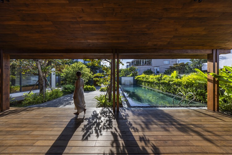 Casa OM / AN NAM Architecture - Fotografia de Exterior, Terraço, Balcão