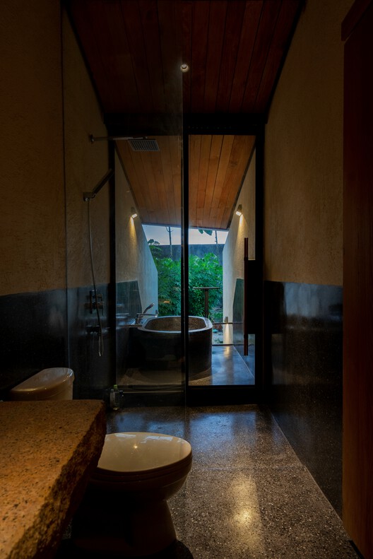 Bung Rieng House / Atelier tho.A - Interior Photography, Bathroom, Lighting, Glass