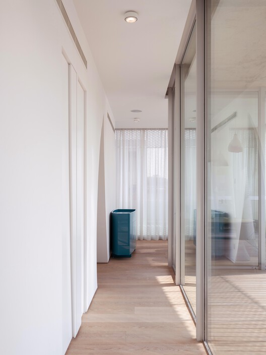 Fayssal Residence / Studio Paul Kaloustian - Interior Photography, Wood, Lighting, Glass