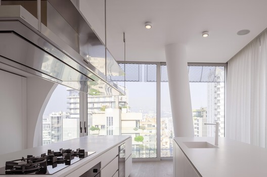 Fayssal Residence / Studio Paul Kaloustian - Interior Photography, Kitchen, Countertop, Glass, Chair