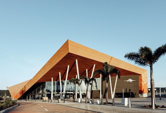 Nelson Mandela Cruise Terminal / Elphick Proome Architecture + Vusa Collaborative