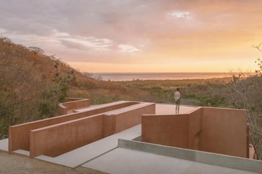 Tobi House / Espacio 18 Arquitectura - Image 10 of 18