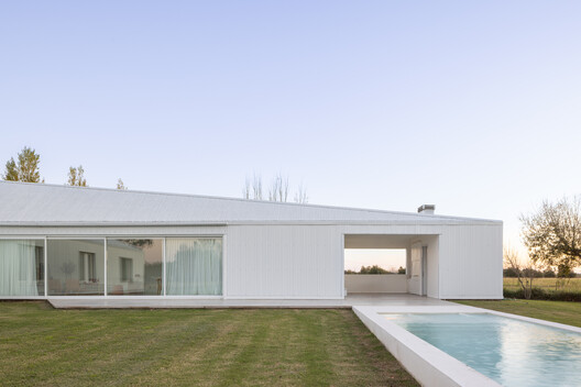Monte House / Meneghetti Arquitectos - Image 2 of 28