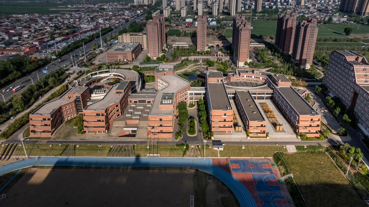 Escuela Tongtai / E PLUS/SZA DESIGN - Fotografía exterior, Fotografía vista aérea